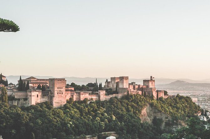 Golden Hour in Granada: Sunset Walking Tour with Play Granada - The Value of the Experience