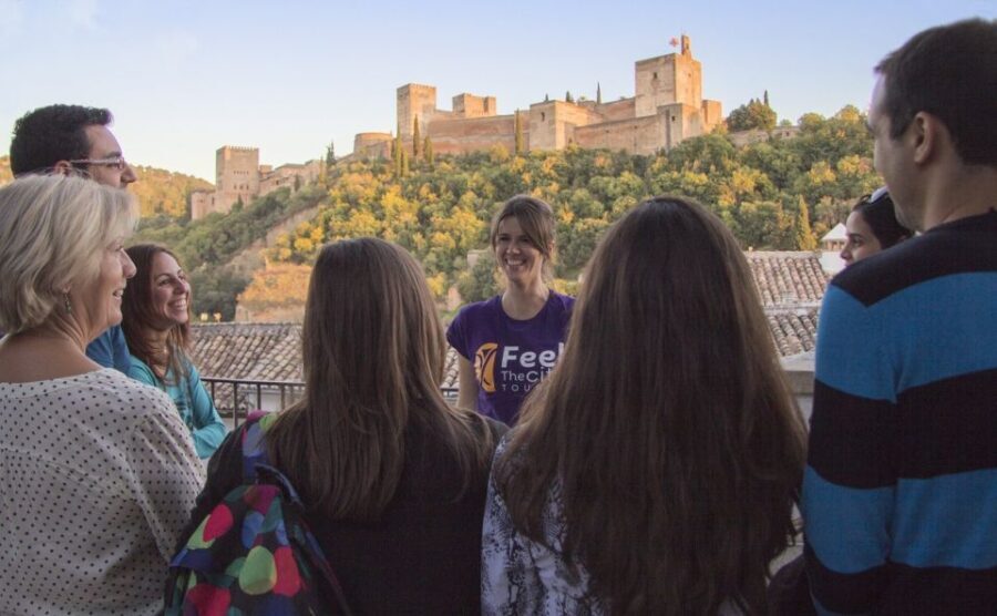 Granada: Albaicín and Sacromonte 2.5-Hour Walking Tour - Exploring Granada’s Historic Quarters