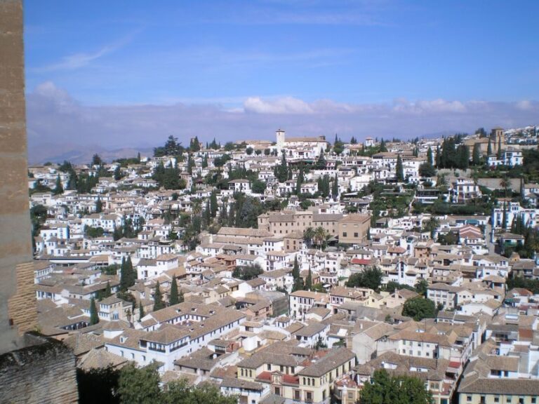 Granada: Albayzín and Sacromonte Private Tour - Walking Through the Streets and Learning Local Stories