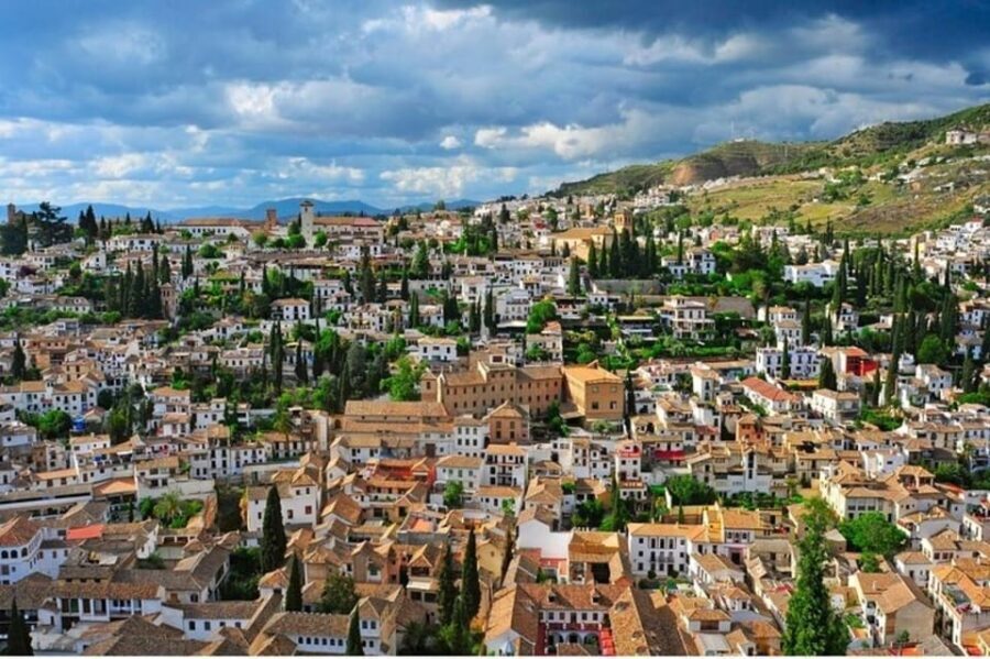 Granada : Albayzin and Sacromonte Walking Tour - The Practicalities: What to Expect