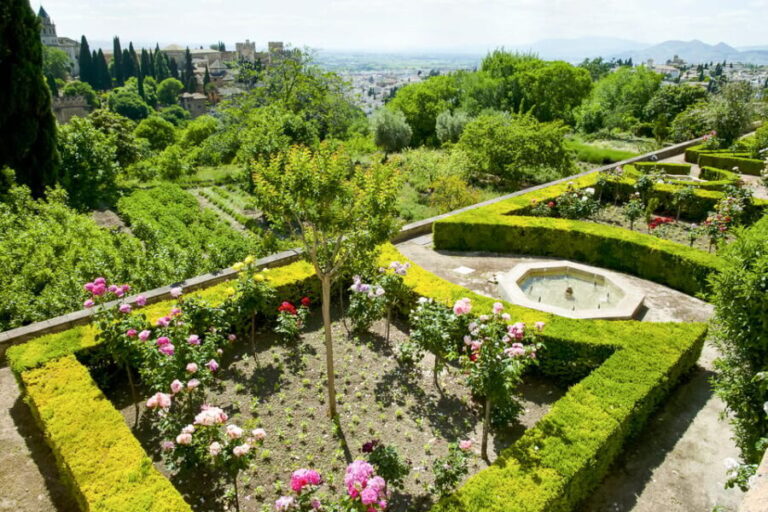 Granada: Alhambra Gardens and Generalife Ticket - An In-Depth Look at the Alhambra Gardens and Generalife Experience