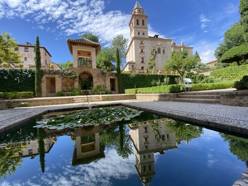 Granada: Alhambra & Generalife Fast-Track Guided Tour - The Experience Breakdown