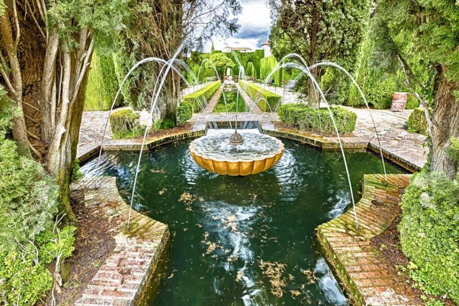Granada: Alhambra Guided Tour and Arabian Bath and Massage - Inside the Itinerary: What to Expect