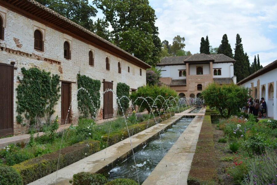 Granada: Alhambra Guided Tour w/ Nasrid Palaces & City Pass - A Detailed Breakdown of the Itinerary
