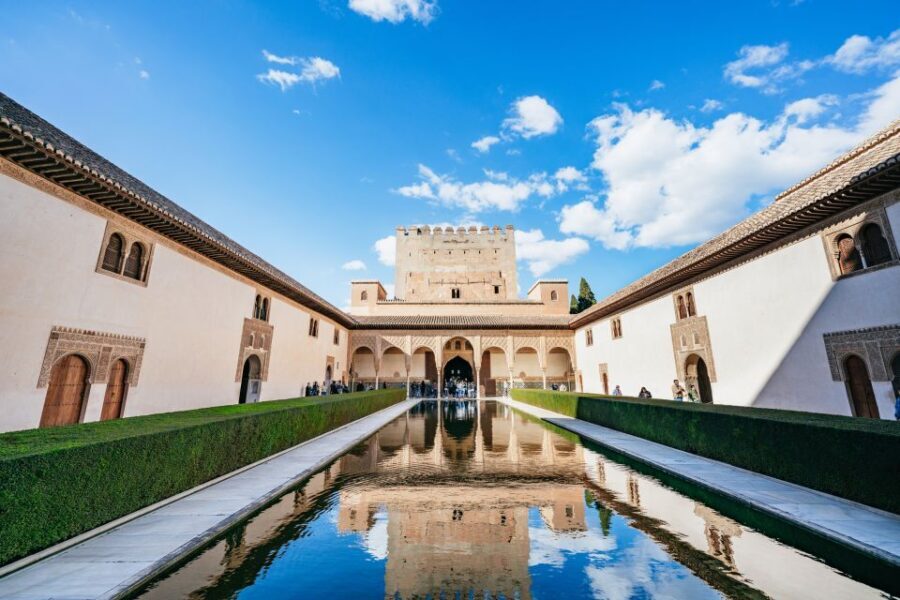 Granada: Alhambra Guided Tour with Nasrid Palaces & Gardens - Exploring the Alhambra: A Deep Dive