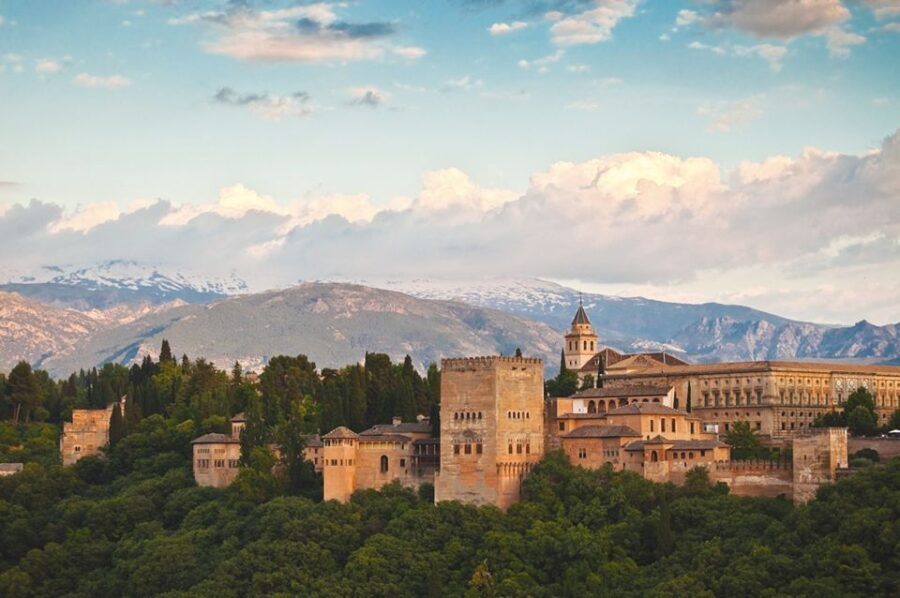 Granada: Alhambra Guided Tour with Nasrid Palaces - Why This Tour Is Worth Considering