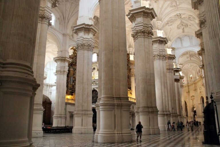 Granada: Cathedral and Royal Chapel Private tour with ticket - The Experience and What You’ll Actually Do
