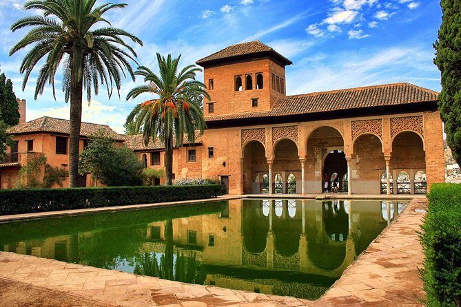 Granada Full Day Tour From Costa del Sol - Exploring the Alhambra and Generalife Gardens