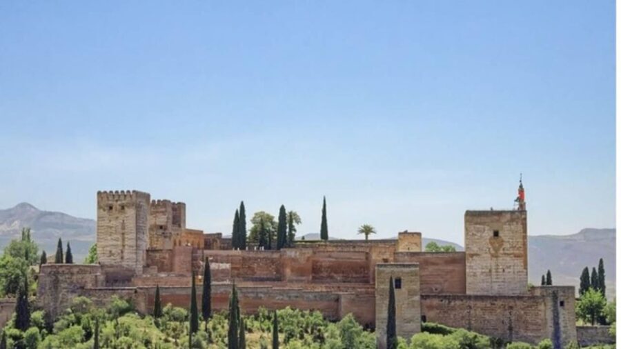 Granada: Generalife and Alcazaba Guided Tour without Tickets - A Close Look at the Experience