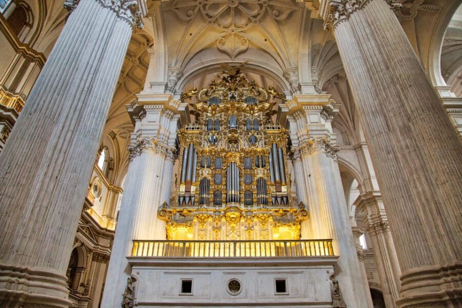 Granada: Half-Day Private Walking Tour with Local Guide - Who Should Consider This Tour?