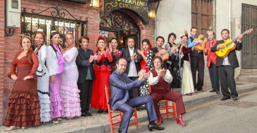 Granada: Sacromonte Caves Flamenco Show with Dinner - An In-Depth Look at the Sacromonte Flamenco Experience