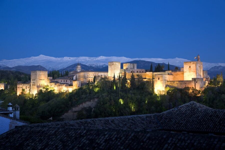 Granada: The Alhambra and Nasrid Palaces Guided Night Tour - What’s Included and What’s Not