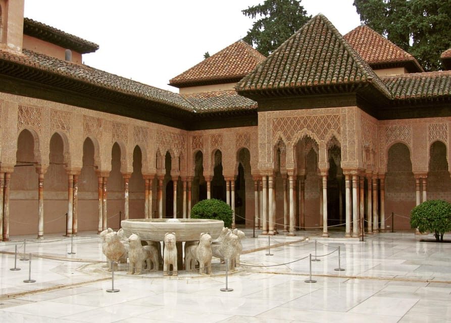 Granada: Tour of Alhambra, Generalife, and Nasrid Palaces - The Complete Guide to the Granada Alhambra Tour