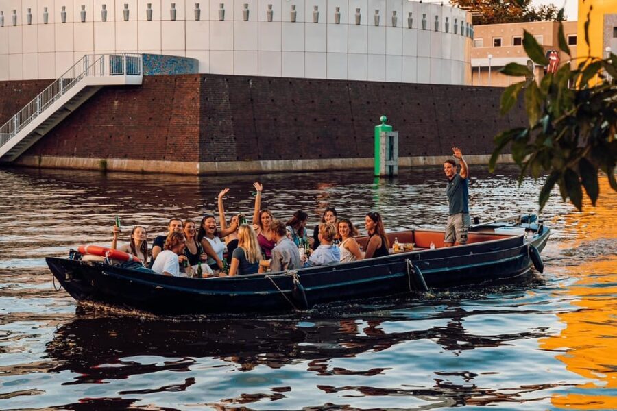 Groningen: City canal cruise (with unlimited drinks) - Who Should Consider This Tour?