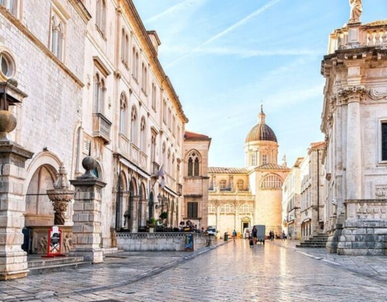 Group tour: Dubrovnik Walking Tour (1h duration, 9:30am, 6pm - What to Expect from the Tour