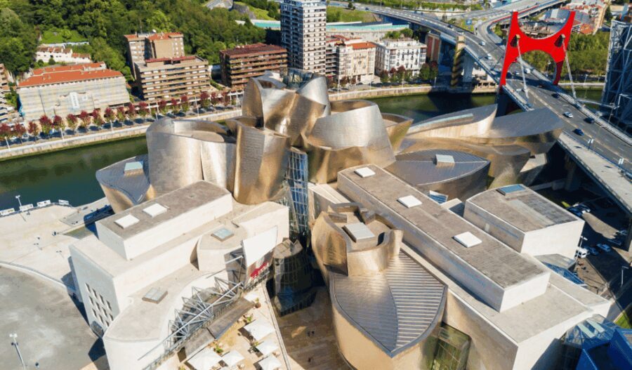 Guggenheim Museum Bilbao Private Tour with Official Guide - A Guided Tour: What to Expect