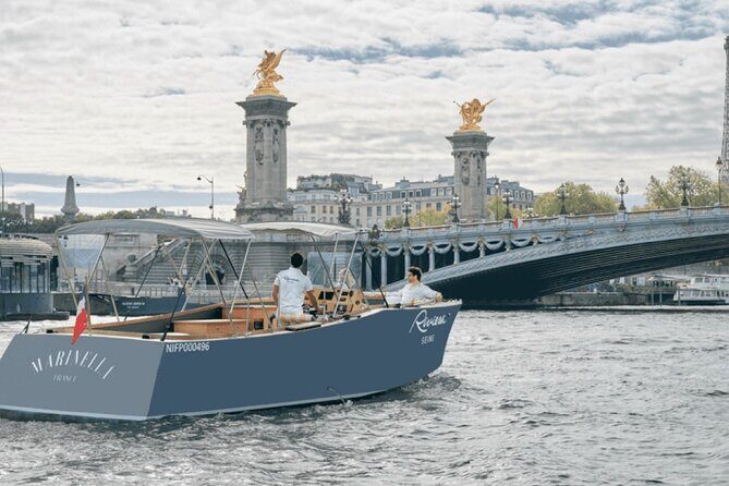 Guided Luxury River Cruise & Walking Tour of Paris' Monuments - Who Should Consider This Tour?