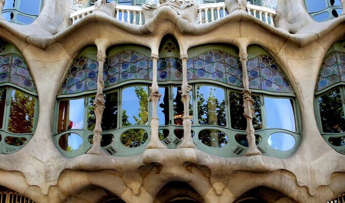 Guided private morning tour of La Pedrera with Casa Batlló ticket - Casa Batlló: The Extra Touch of Magic (Optional)