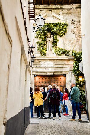 Guided Tour - Medieval Basin + Monuments - Who Should Consider This Tour?