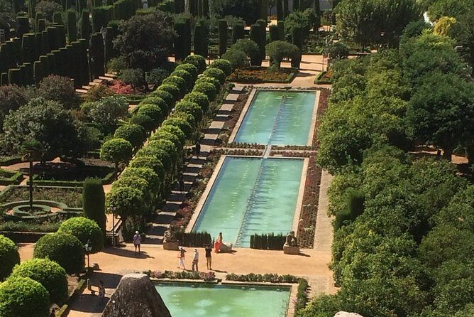 Guided tour of the Alcazar de los Reyes Cristianos in Spanish - Why This Tour Works Well for Travelers