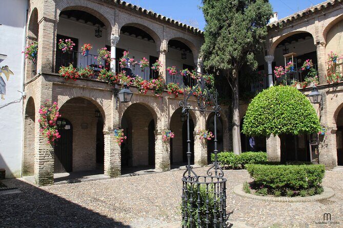 Guided Tour of the Jewish Quarter of Córdoba - In-Depth Look at the Experience