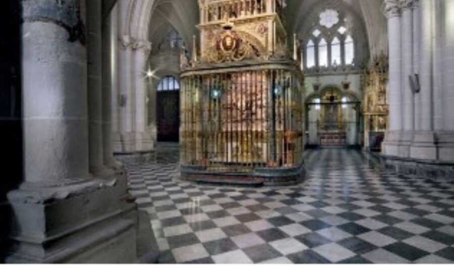 Guided tour of the Toledo Cathedral (Input no included) - An Inside Look at the Toledo Cathedral Guided Tour