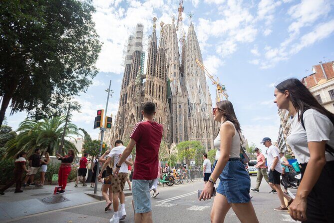 Guided Tour Sagrada Familia and Park Guell - Who Should Book This Tour?
