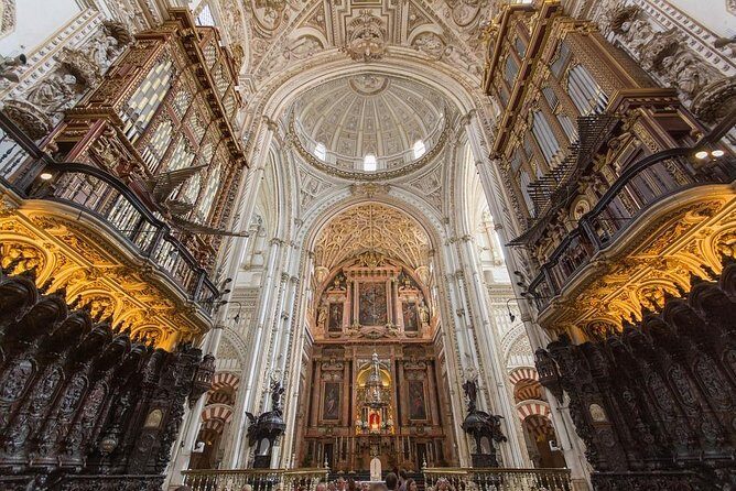 Guided visit to the Mosque-Cathedral, Jewish Quarter, Alcazar and Synagogue. Official guide - Who Should Book This Tour?