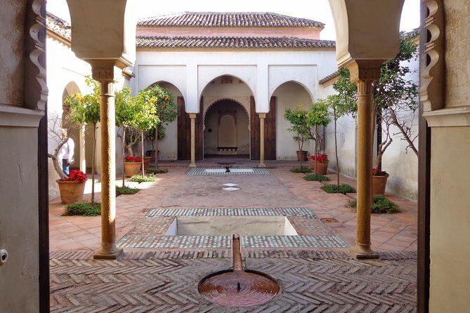 Guided visit to the Roman Theater and Alcazaba in Malaga - Who Will Appreciate This Tour?