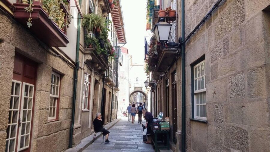 Guimarães Tour(4Hours): From Oporto;City Tour- Half Day Trip - The Practical Aspects