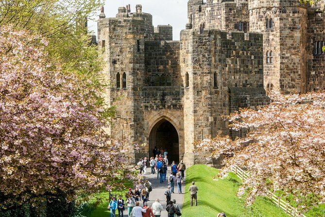 Harry Potter's Alnwick Castle and Scottish Borders Day Trip - An In-Depth Look at the Harry Potter’s Alnwick Castle and Scottish Borders Day Trip