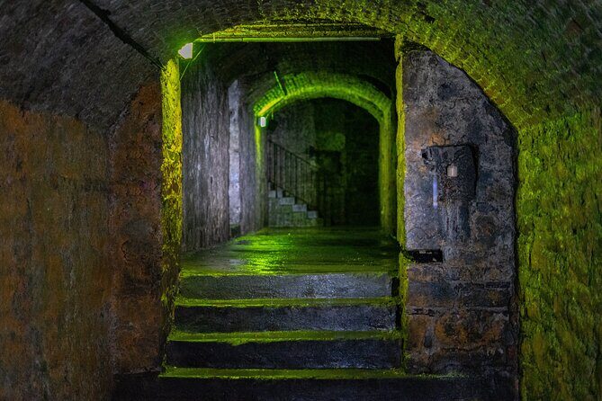 Haunted Vaults and Graveyard Walking Tour in Edinburgh - What Makes This Tour Stand Out?