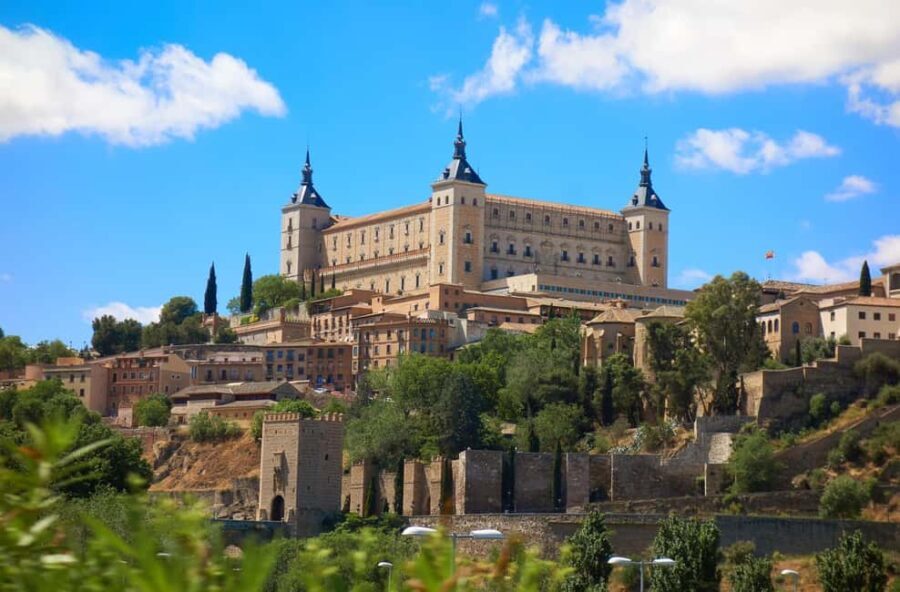 Hello Toledo: Private 2-Hour City Walk with Local Guide - Final Thoughts