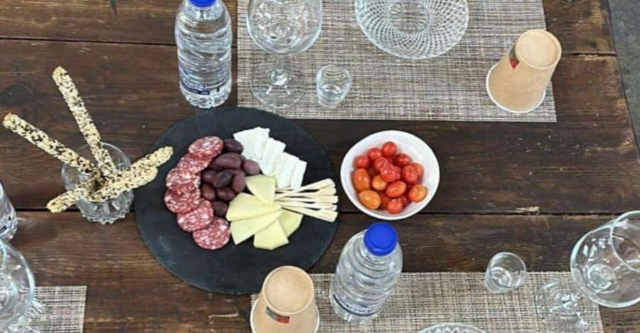 Heraklion: Walking city tour & Wine tasting - How the Tour Is Structured: A Step-by-Step Breakdown