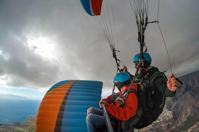High Performance Paragliding Tandem Flight in Tenerife South - An In-Depth Look at the Tenerife Paragliding Tour