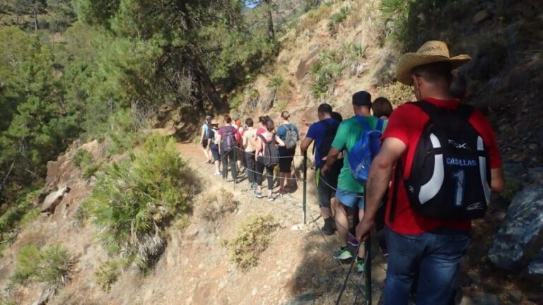 Hiking and bathing in natural pools in the National Park - An in-depth look at the experience