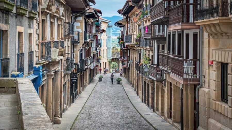 Hondarribia: City Highlights Guided Walking Tour - The Itinerary: A Step-by-Step Journey
