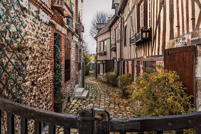 Honfleur Private Walking Tour With A Professional Guide - Final Thoughts