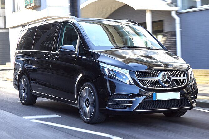 Hourly Disposal Service in Paris: Private Driver by Luxury Van - Who Will Benefit Most From This Service?