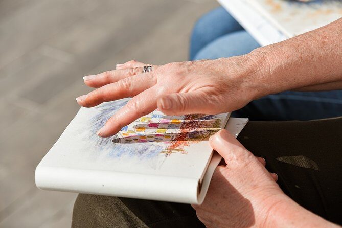 I DRAW Malaga: Art and Drawing Lesson - by OhmyGoodGuide! - A Closer Look at the Art and Drawing Experience