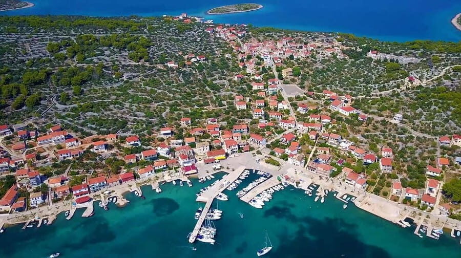 ibenik: Private Boat Tour to Prvi, Tijat, Kaprije, irije - Whats Included and Whats Not