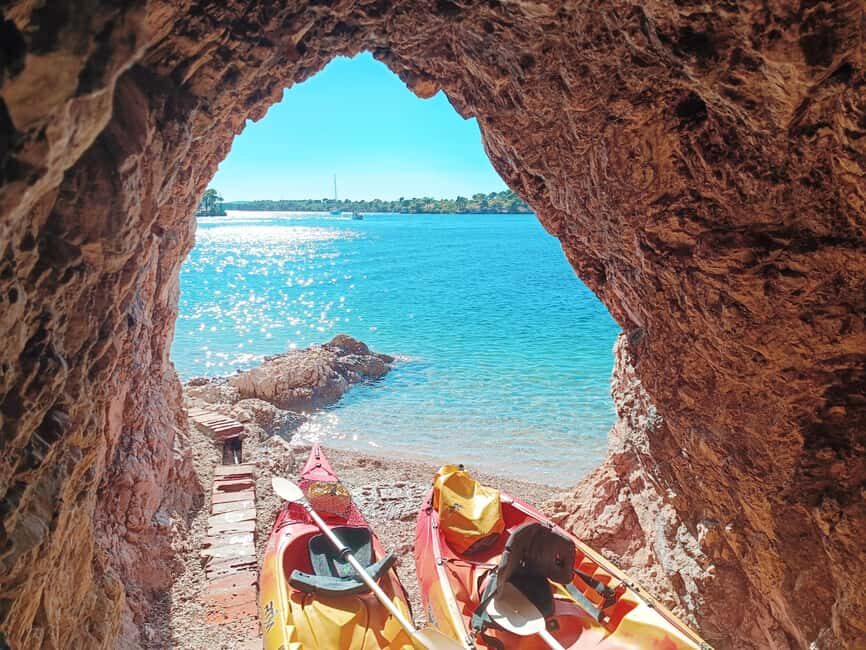 ibenik: Sea Kayaking Tour to St. Nicholas Fortress - The Itinerary: From WWII Tunnel to UNESCO Fortress