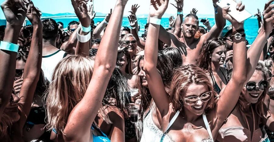 Ibiza: Sunset Boat Party at Ibiza Boat Club with Open Bar - The Pros and Cons