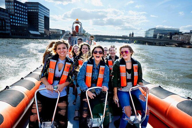 Iconic Sights of London: High-Speed Boat Trip - An In-Depth Look at the Tour Experience