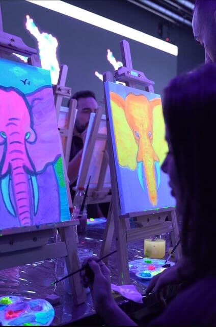 Immersive art experience with unlimited wine - Who Should Book This Experience?