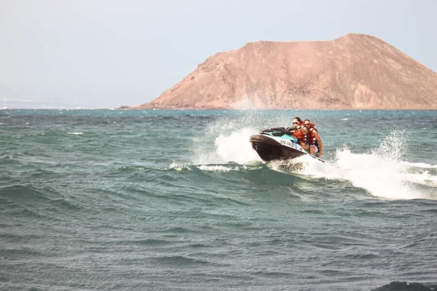 Jet Ski Tour Corralejo, Isla de Lobos - An In-Depth Look at the Jet Ski Tour Experience