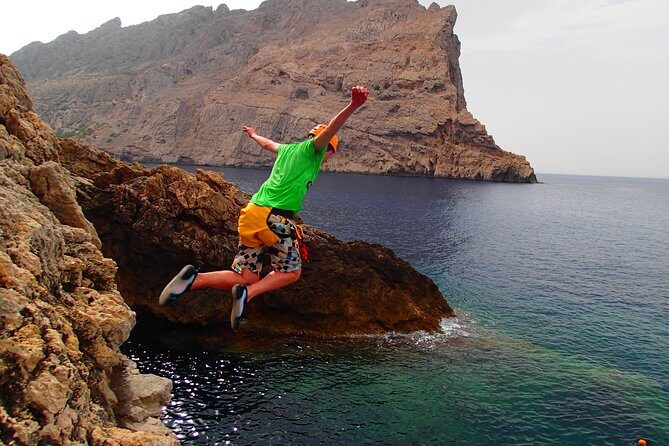 Kayak & Coasteering - Authentic Experiences and the Benefits