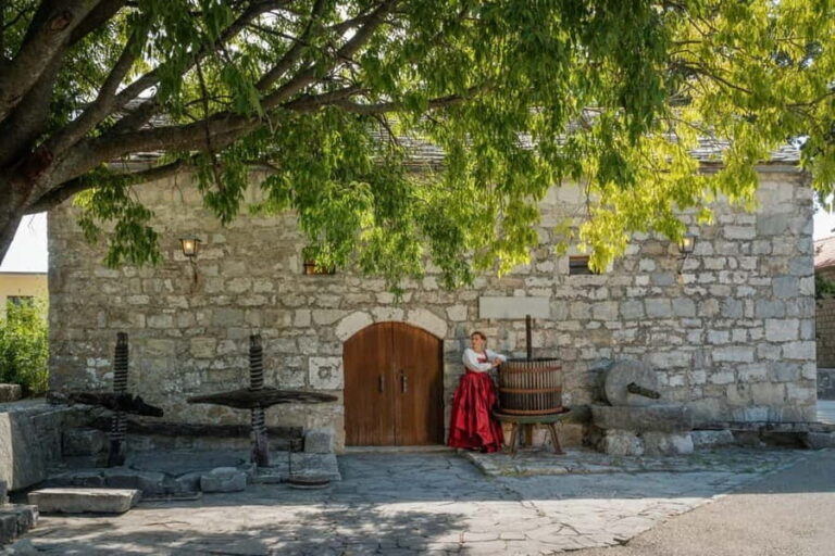 Klis ( Game ot Thrones ) & Soparnik - "Croatian pizza tour" - Explore the Poljica Republic: A Tiny Democracy with a Big Legend
