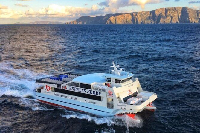 La Graciosa at your leisure (bus transfer and return ferry ticket) - The Sum Up