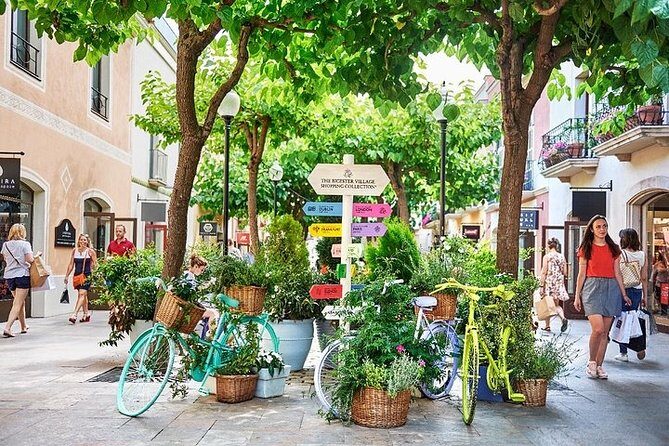 La Roca Village Tour - FAQs